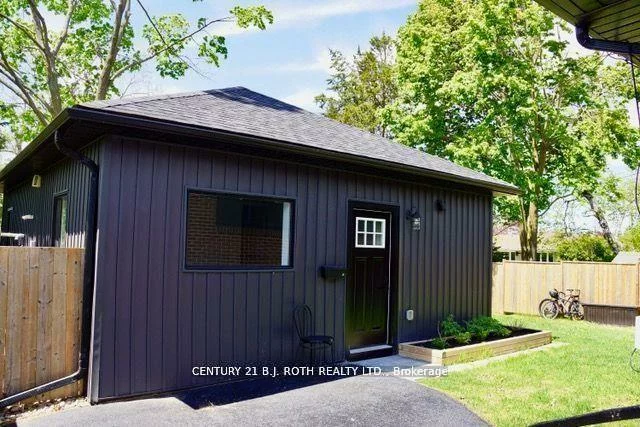 108, Nelson, Codrington, Barrie