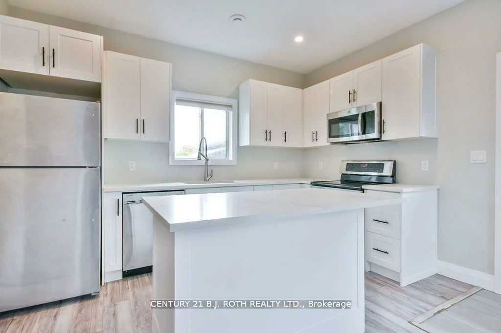 108, Nelson, Codrington, Barrie