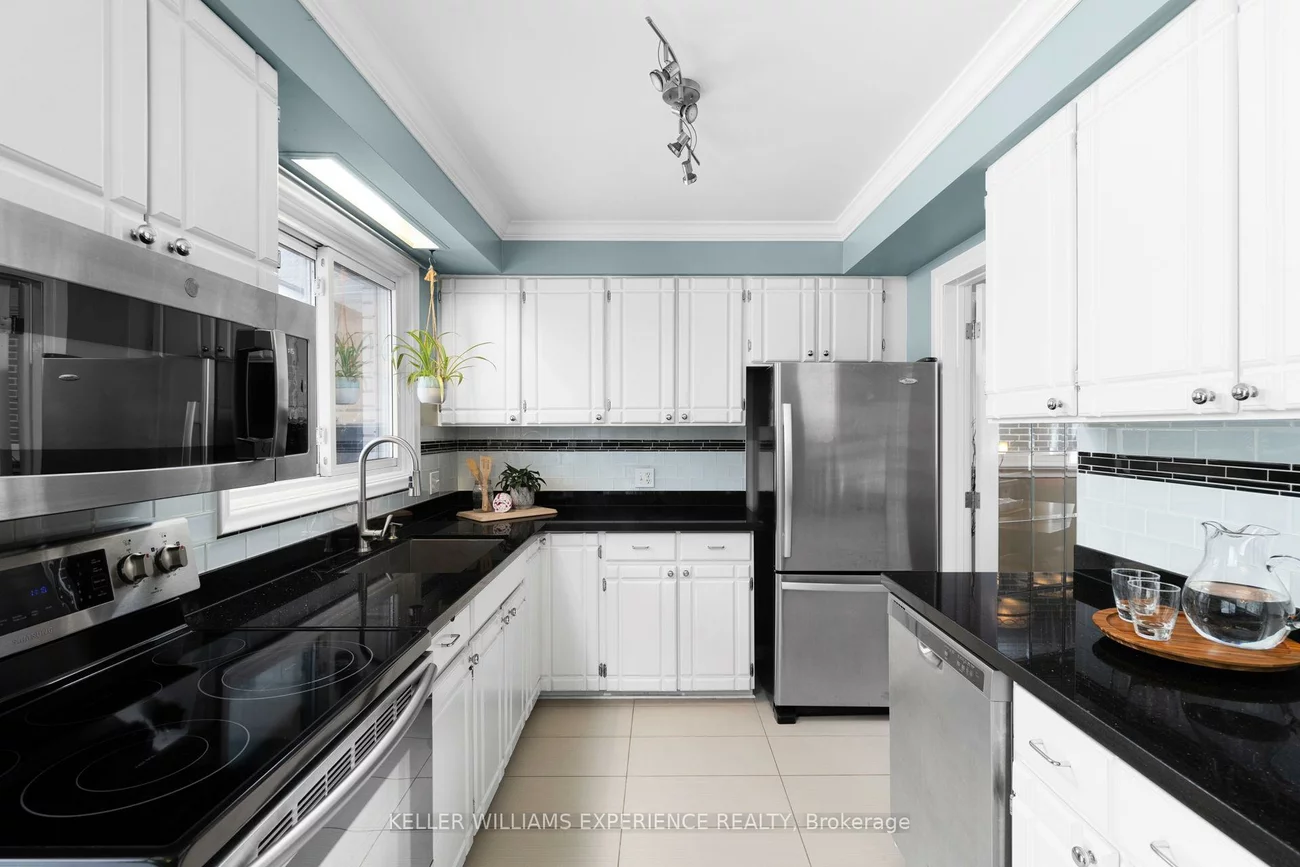 27, Ottaway, Wellington, Barrie