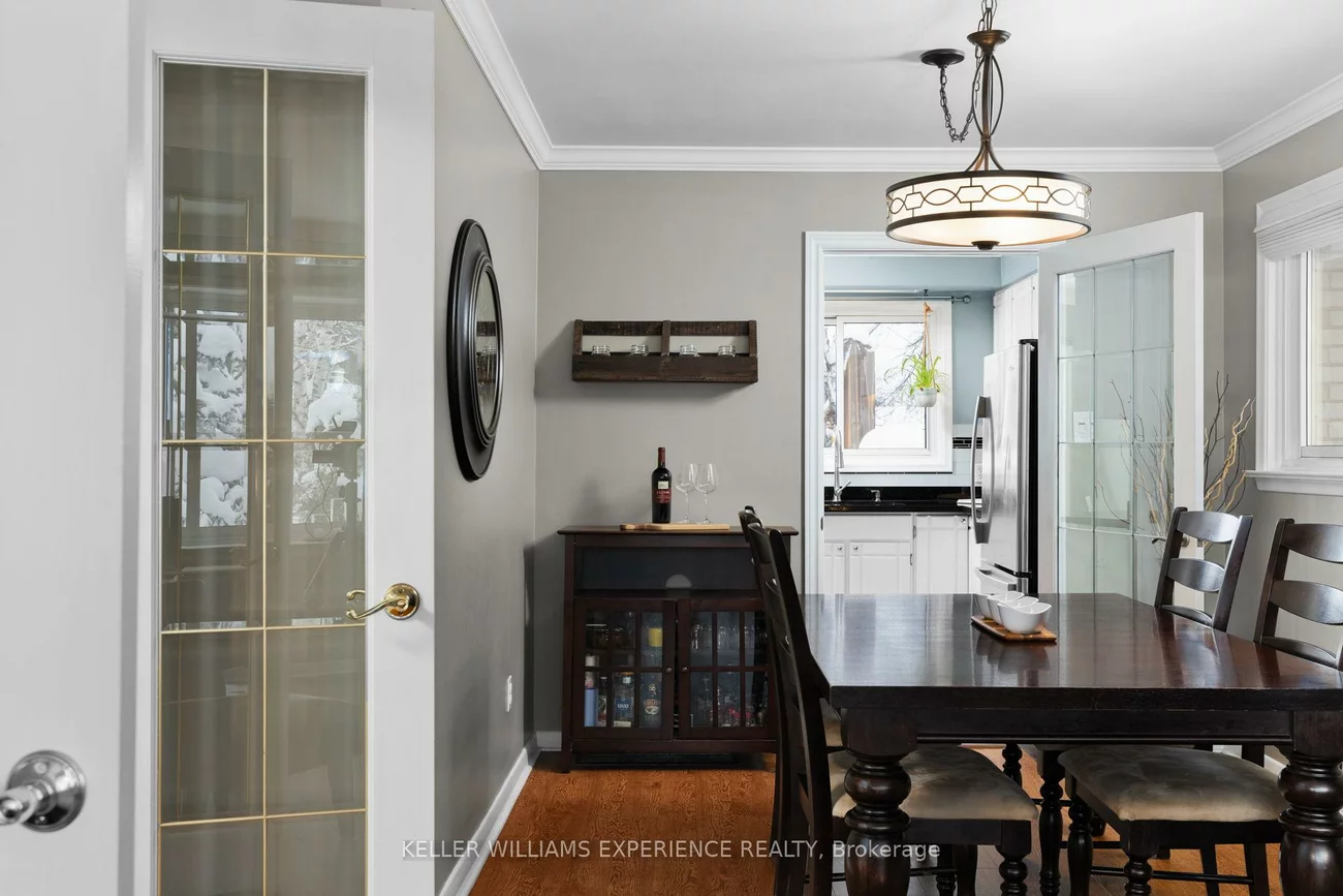 27, Ottaway, Wellington, Barrie