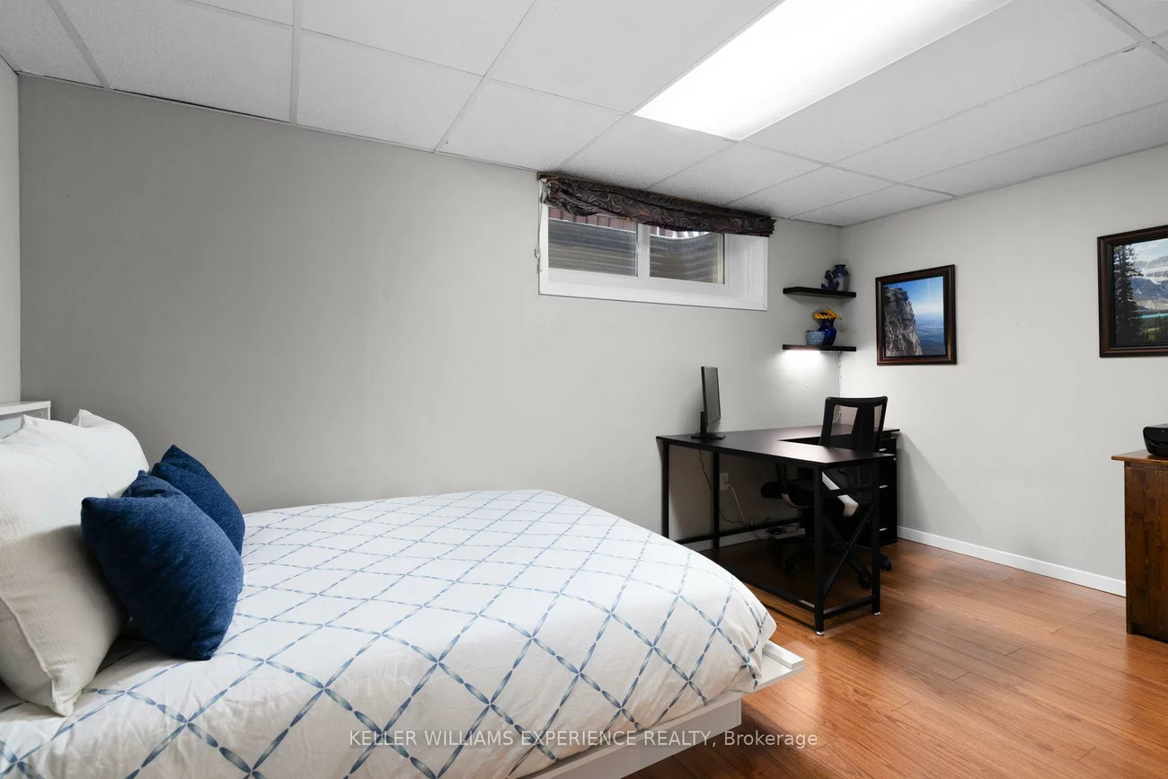 27, Ottaway, Wellington, Barrie