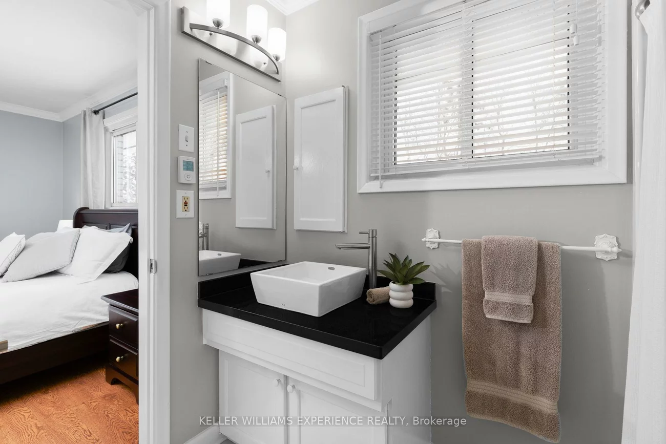 27, Ottaway, Wellington, Barrie