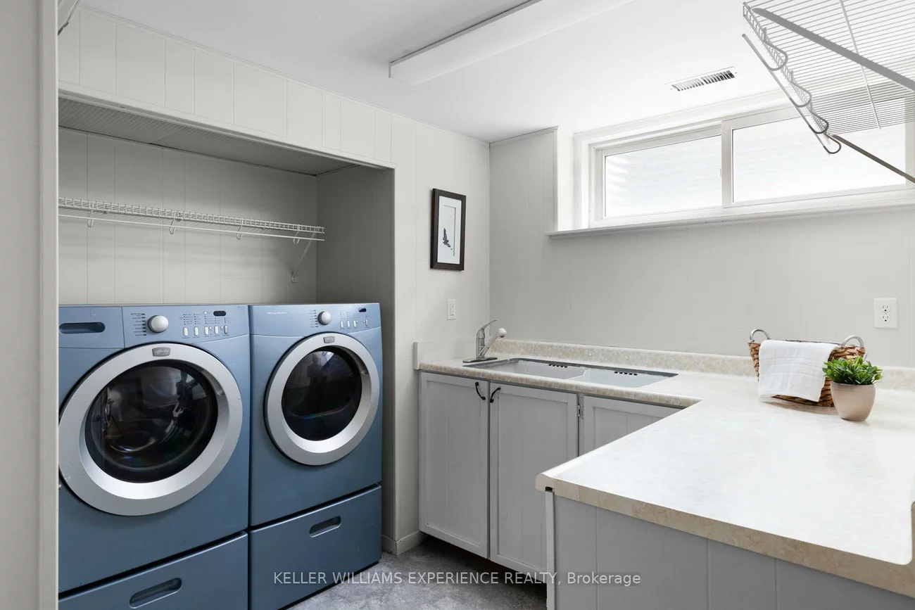 27, Ottaway, Wellington, Barrie