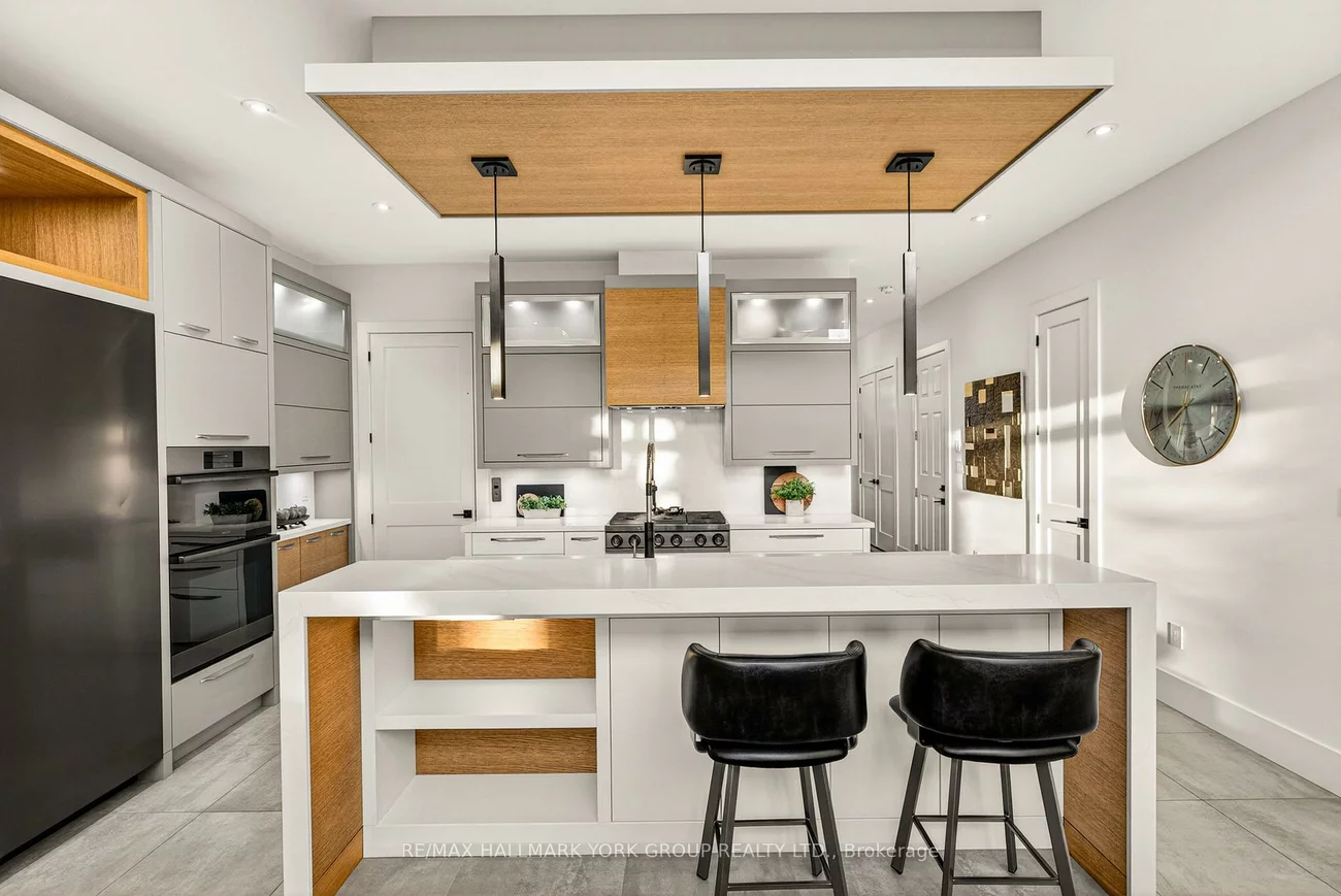 404, Cox Mill, South Shore, Barrie