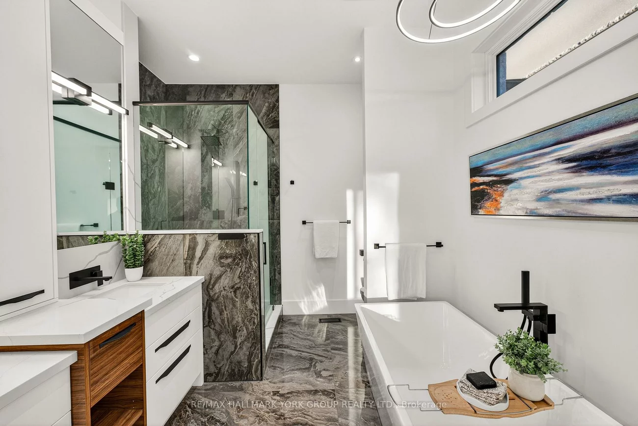 404, Cox Mill, South Shore, Barrie