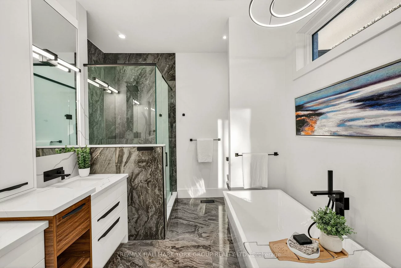 404, Cox Mill, South Shore, Barrie