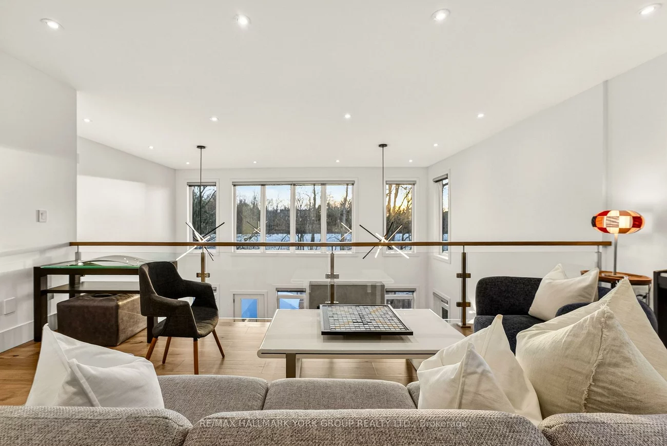 404, Cox Mill, South Shore, Barrie