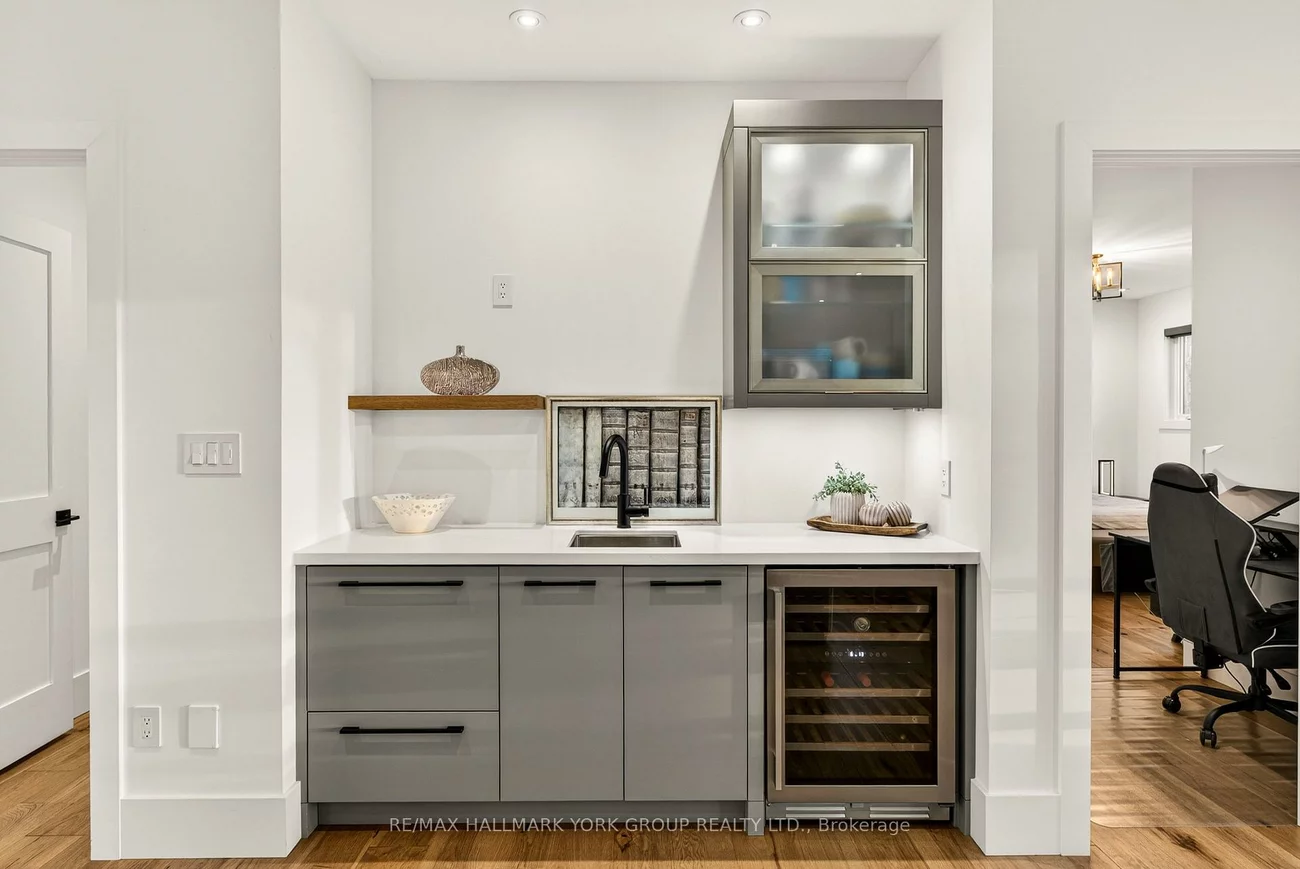 404, Cox Mill, South Shore, Barrie