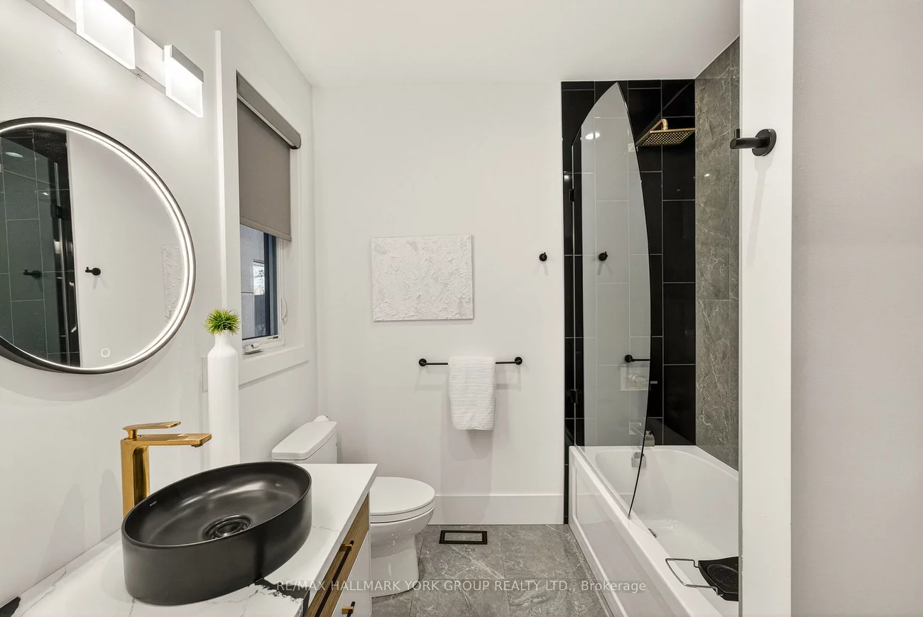 404, Cox Mill, South Shore, Barrie