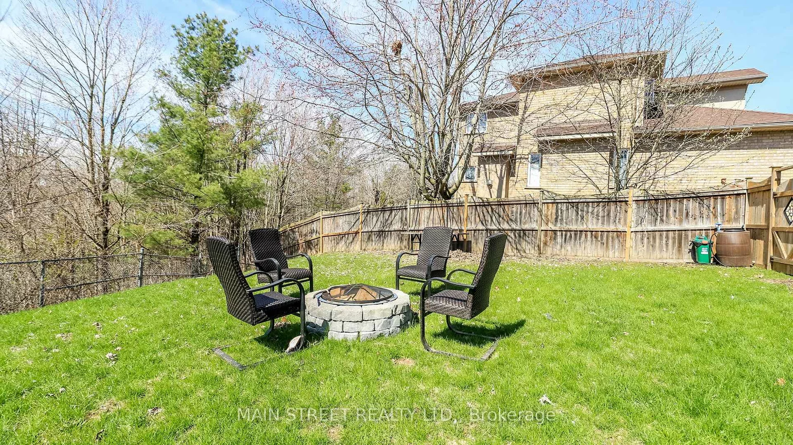 89, Silver Maple, Holly, Barrie