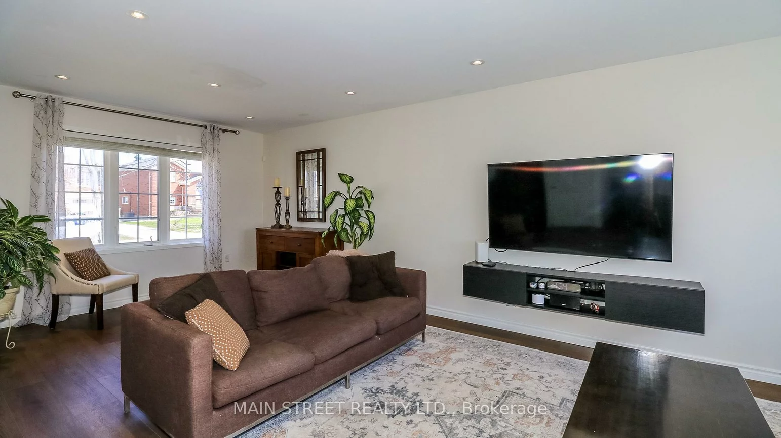 89, Silver Maple, Holly, Barrie