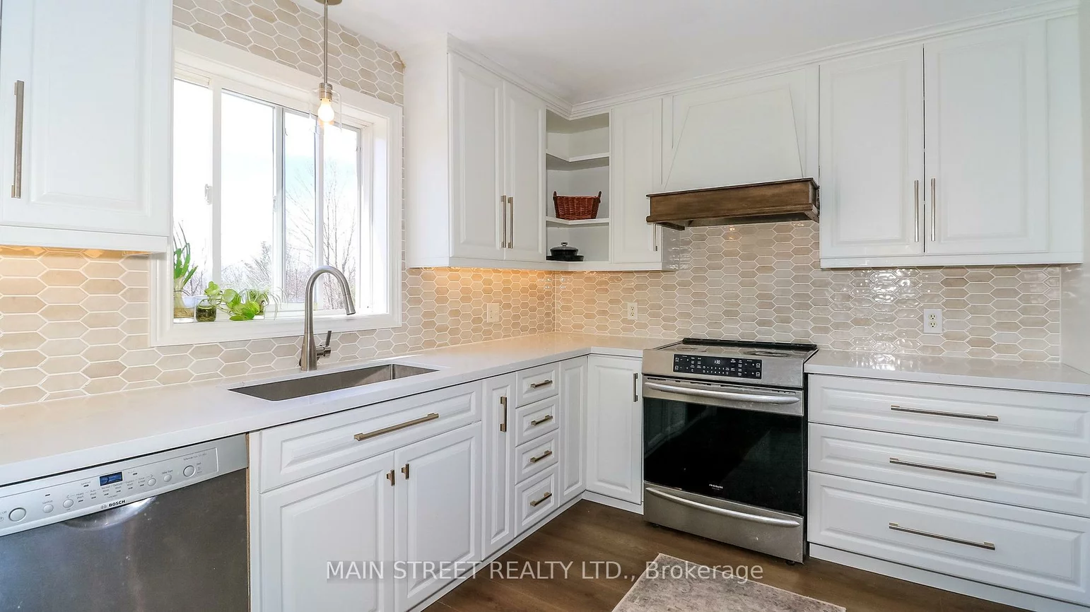 89, Silver Maple, Holly, Barrie