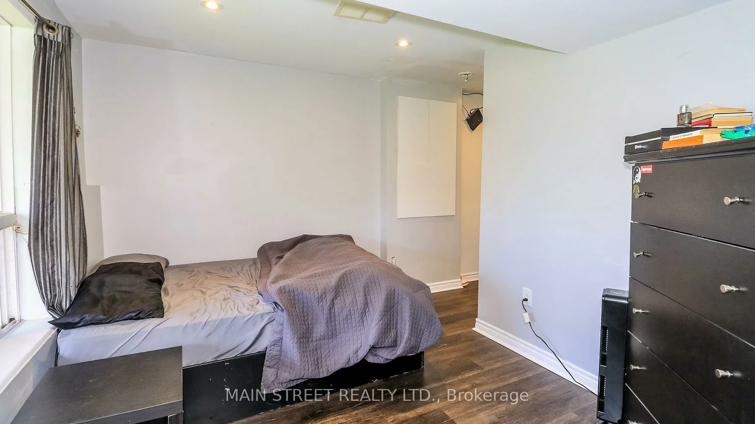 89, Silver Maple, Holly, Barrie