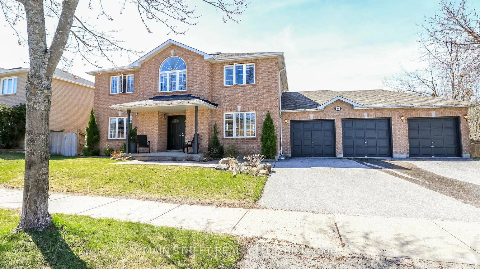 89, Silver Maple, Holly, Barrie