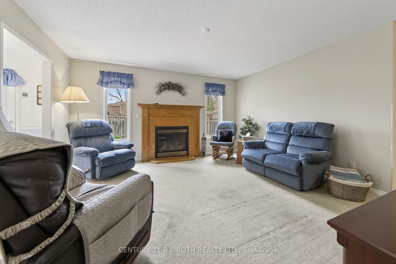 164, Livingstone, West Bayfield, Barrie