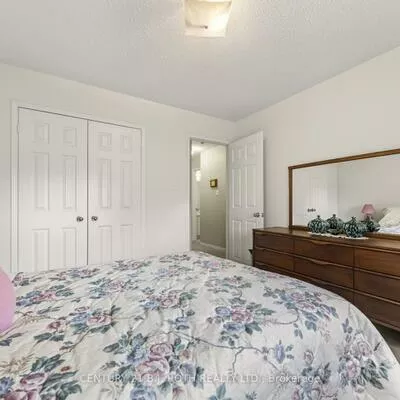 164, Livingstone, West Bayfield, Barrie