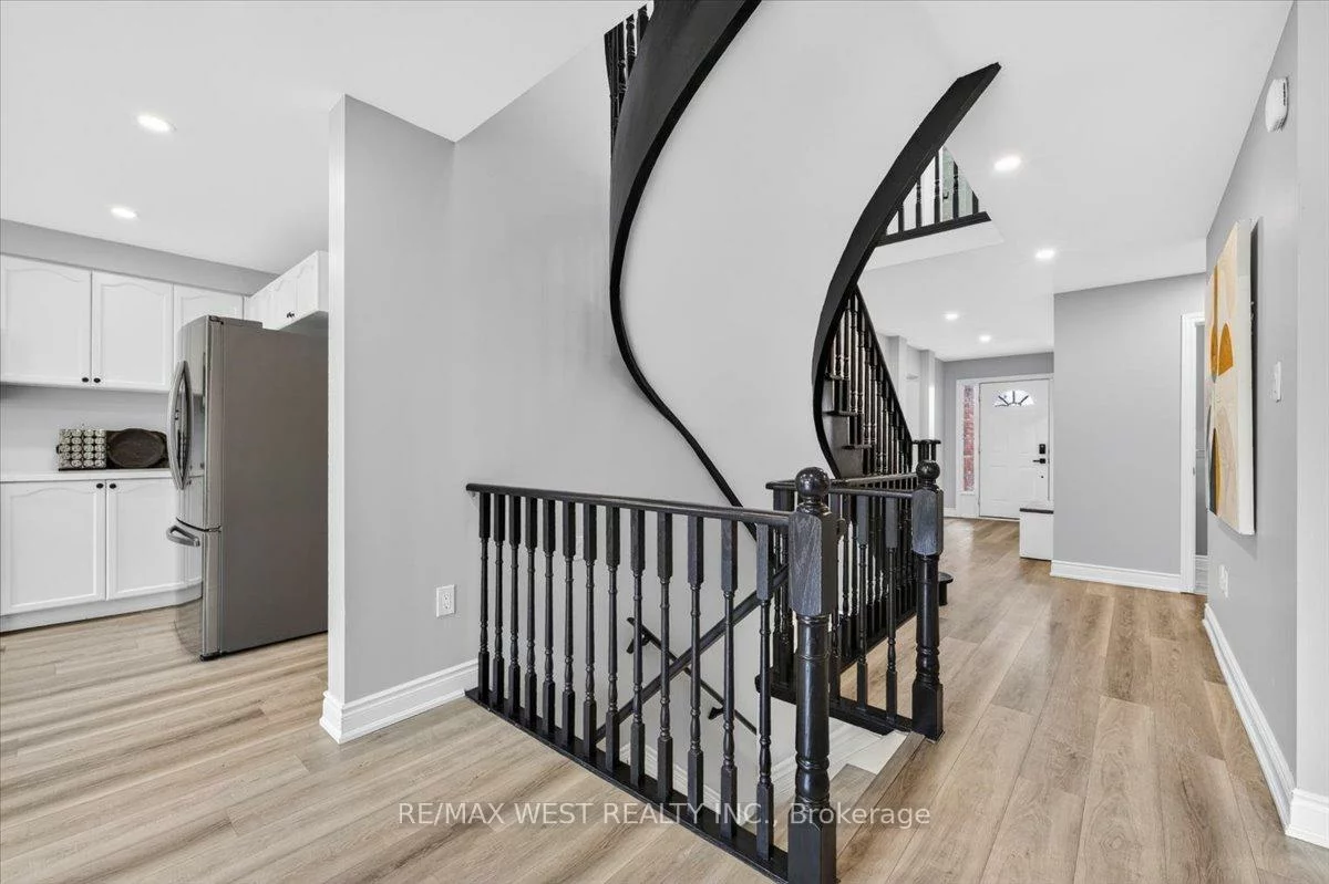 51, Stanley, East Bayfield, Barrie