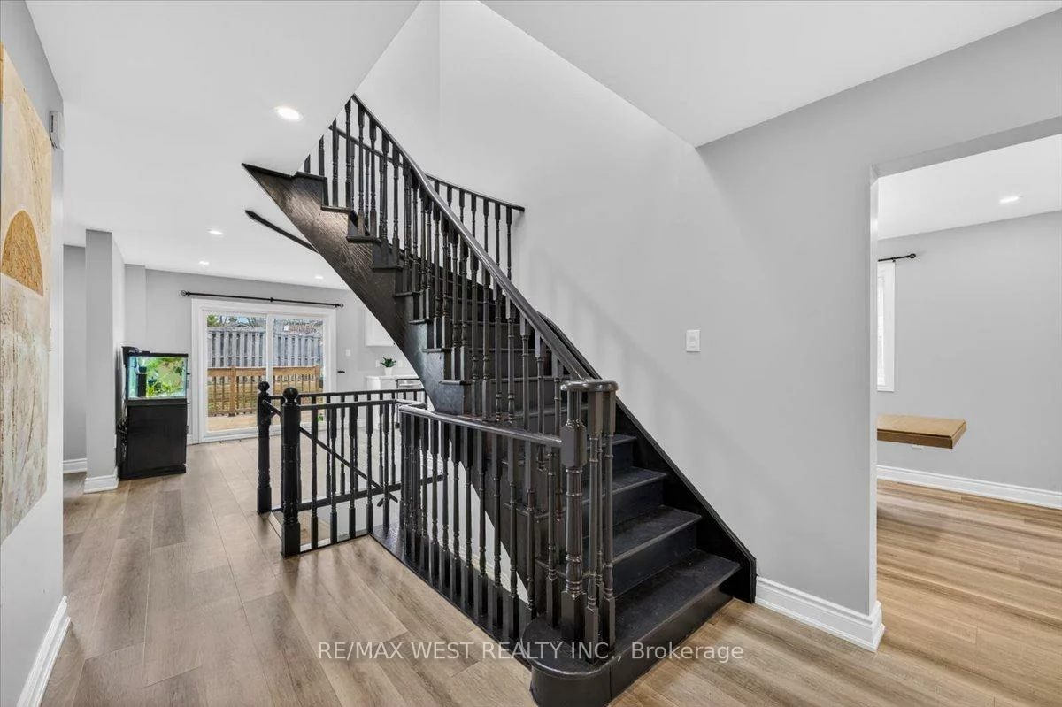 51, Stanley, East Bayfield, Barrie