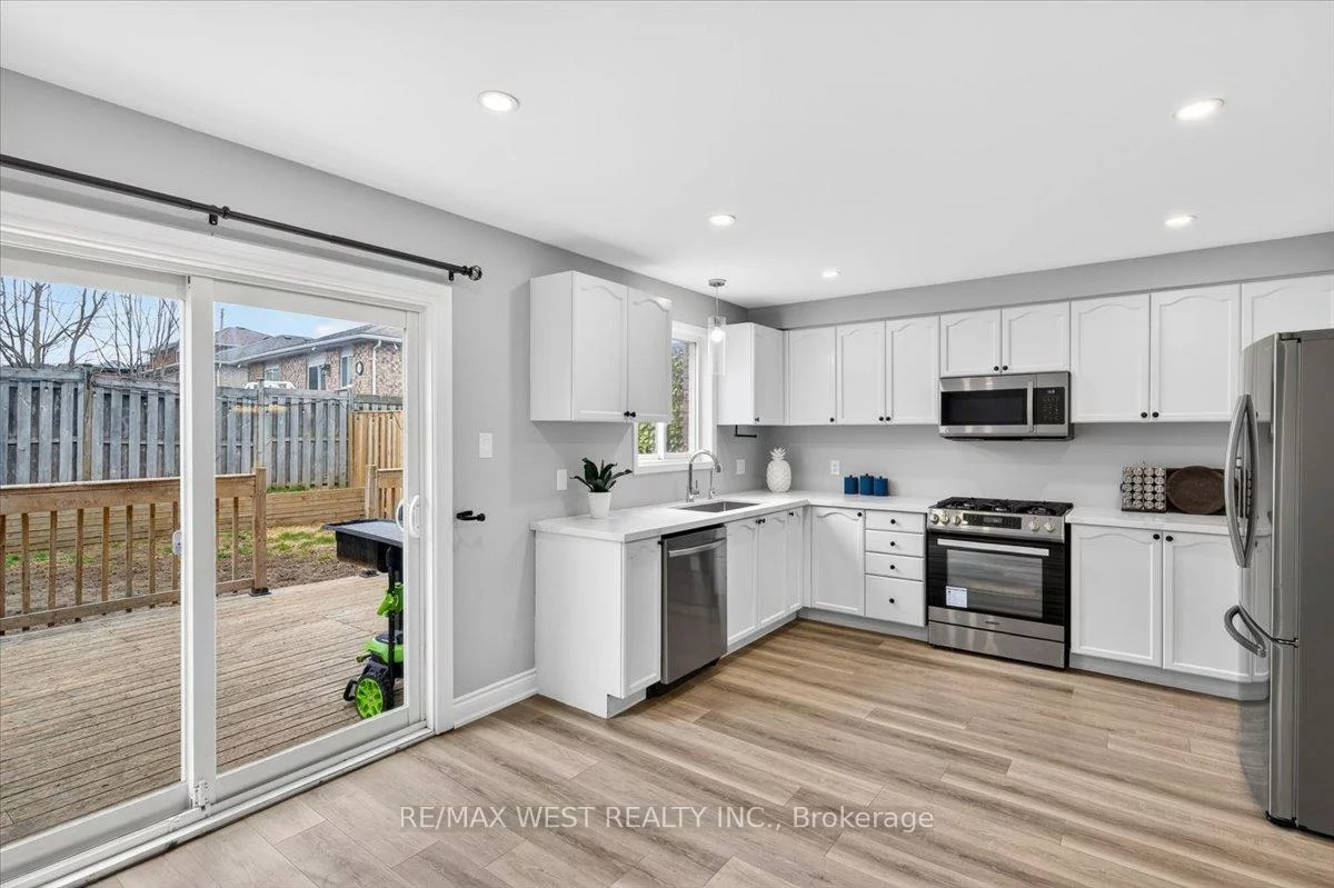 51, Stanley, East Bayfield, Barrie