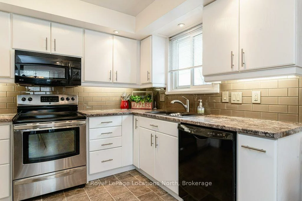 269, Pine, Bayshore, Barrie