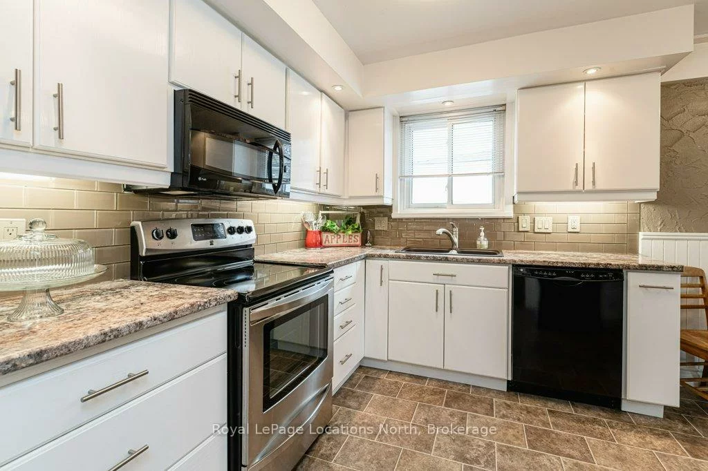 269, Pine, Bayshore, Barrie