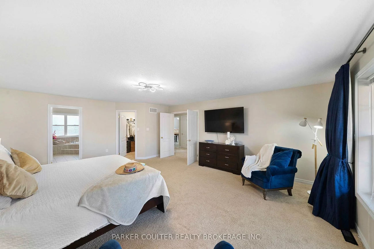 1, Windsor, Innis-Shore, Barrie