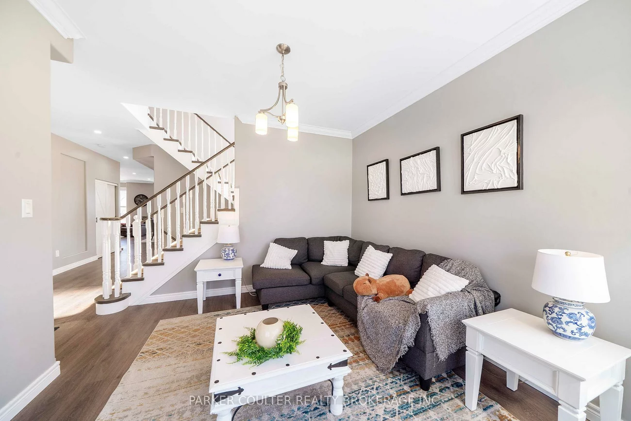 1, Windsor, Innis-Shore, Barrie