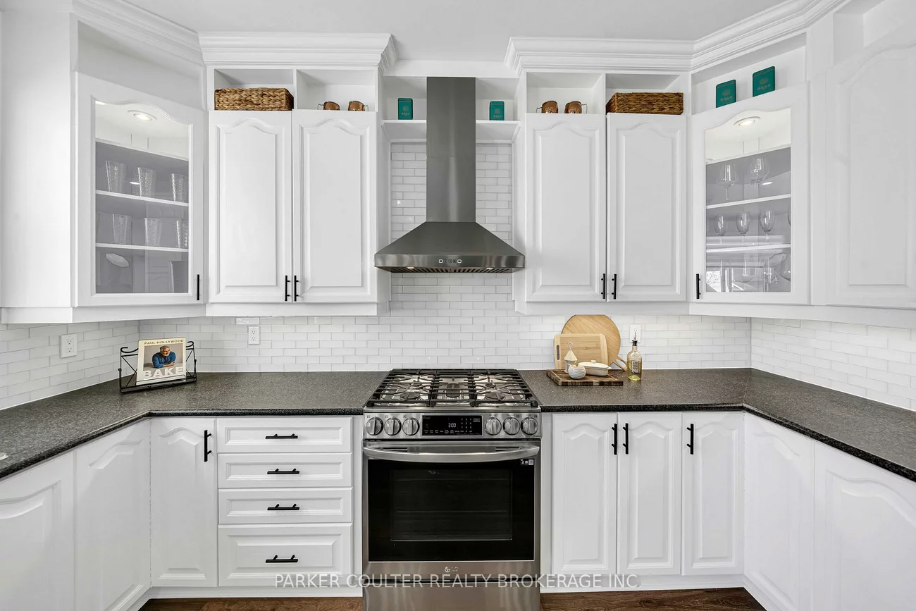 1, Windsor, Innis-Shore, Barrie