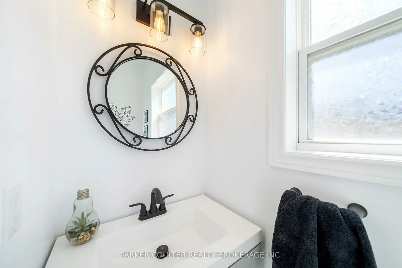 1, Windsor, Innis-Shore, Barrie