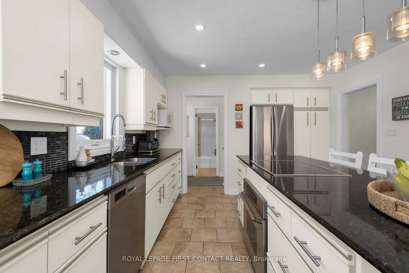103, Rodney, Codrington, Barrie