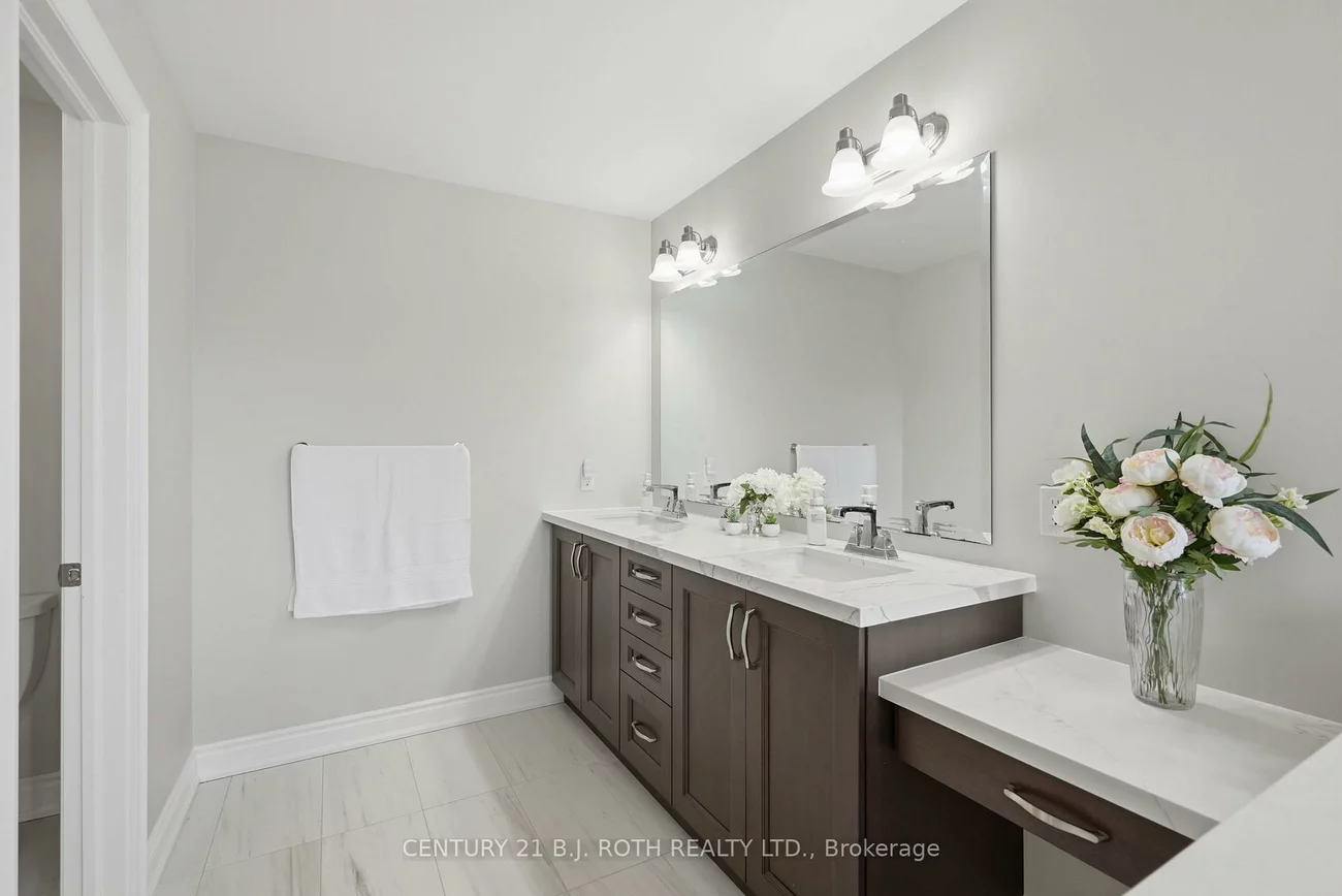 30, Capps, Bayshore, Barrie