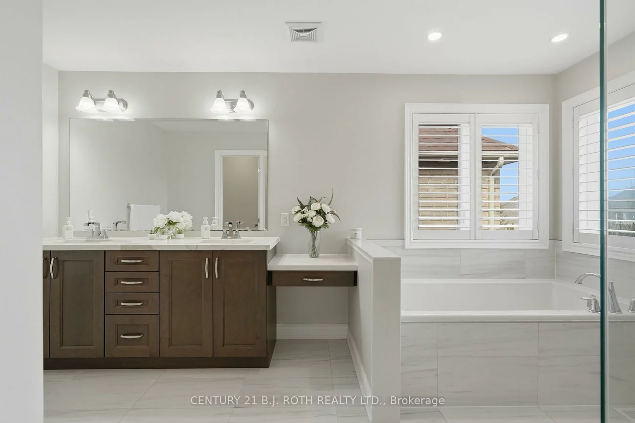30, Capps, Bayshore, Barrie