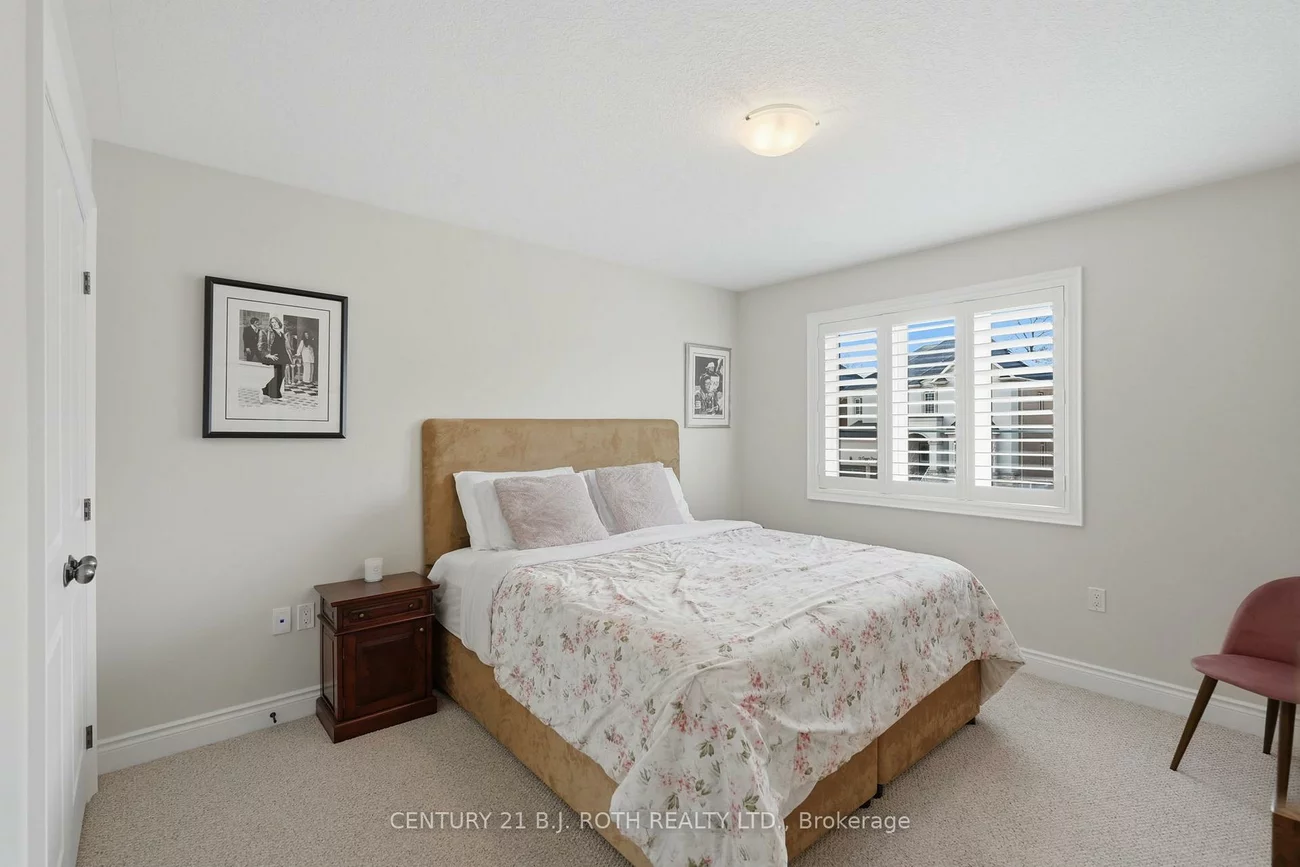 30, Capps, Bayshore, Barrie