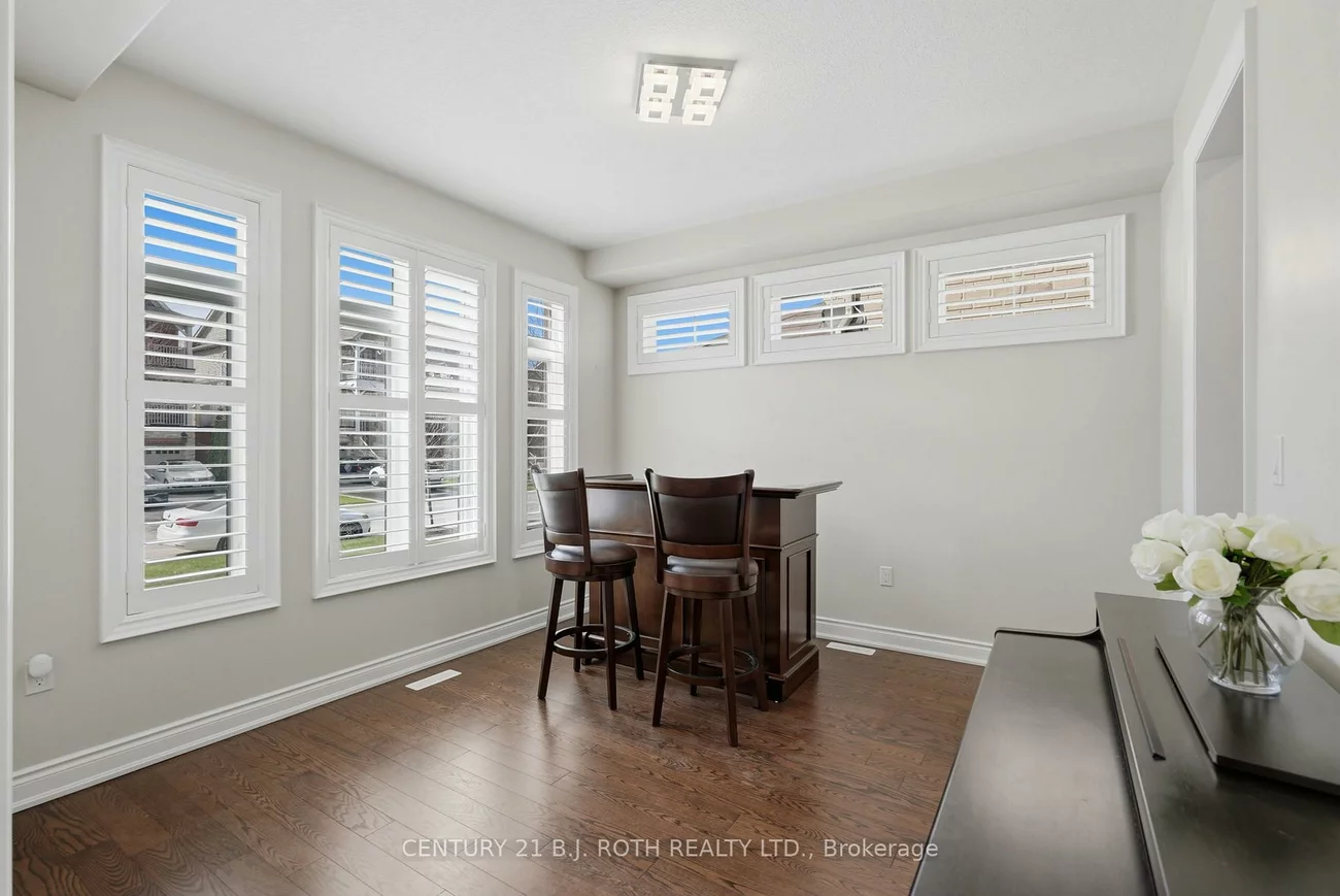 30, Capps, Bayshore, Barrie