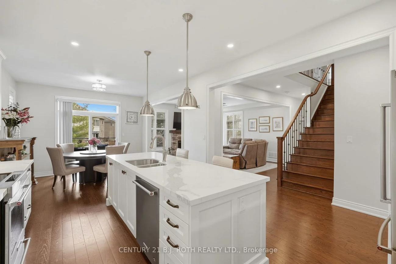 30, Capps, Bayshore, Barrie