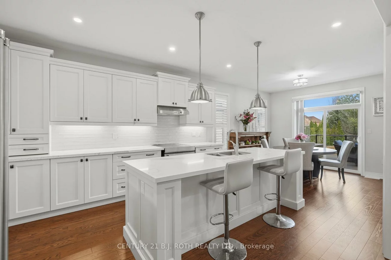 30, Capps, Bayshore, Barrie