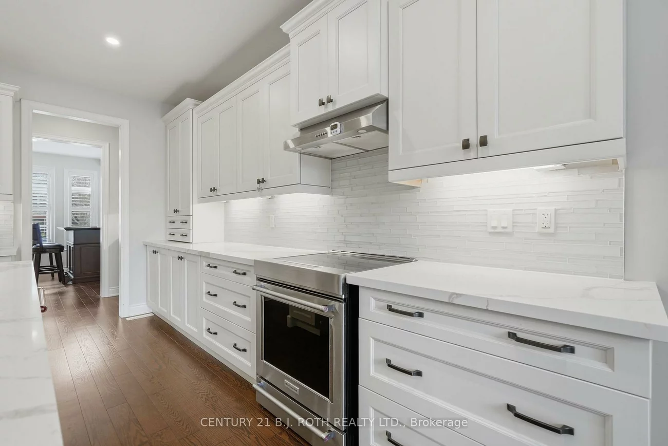 30, Capps, Bayshore, Barrie