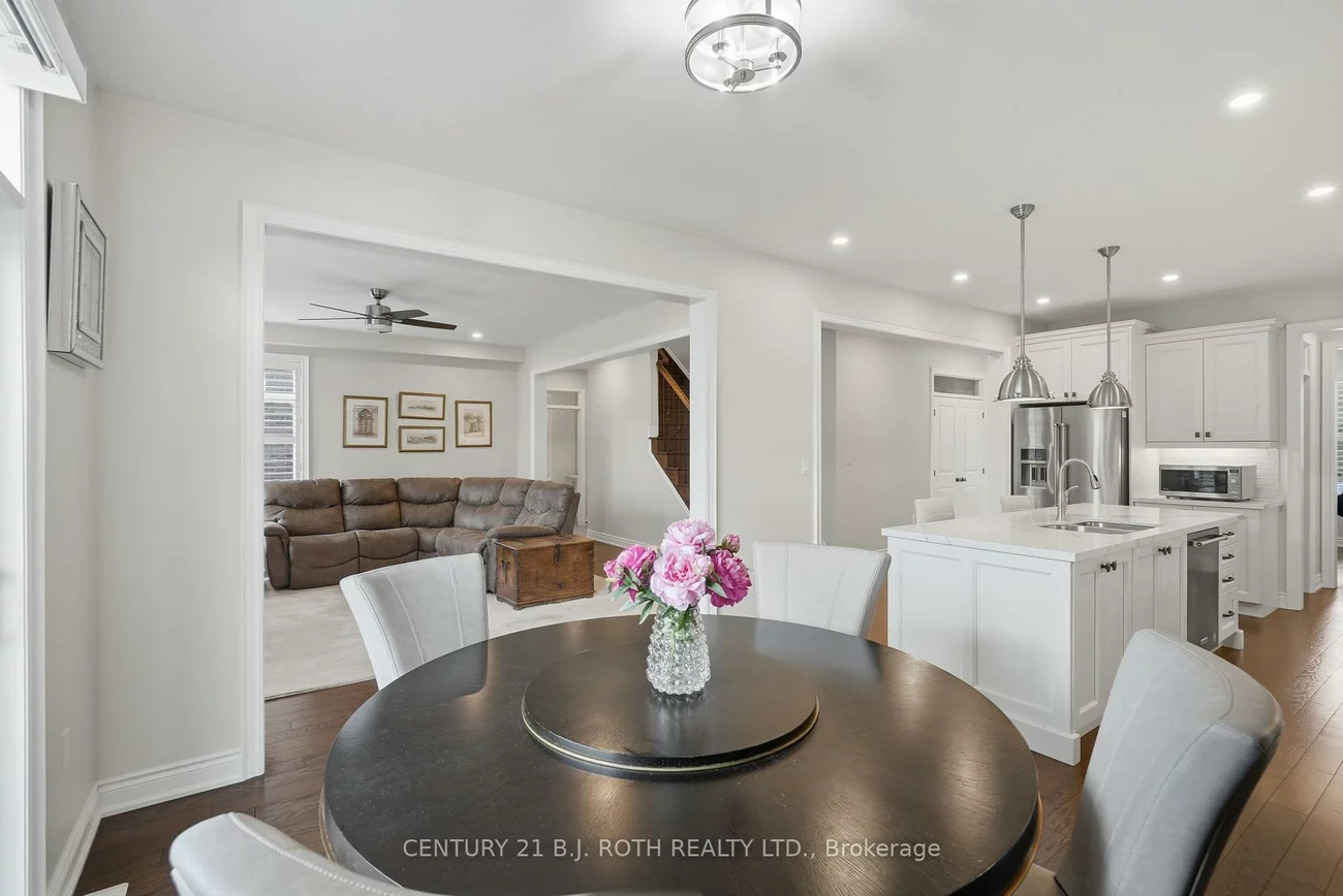 30, Capps, Bayshore, Barrie