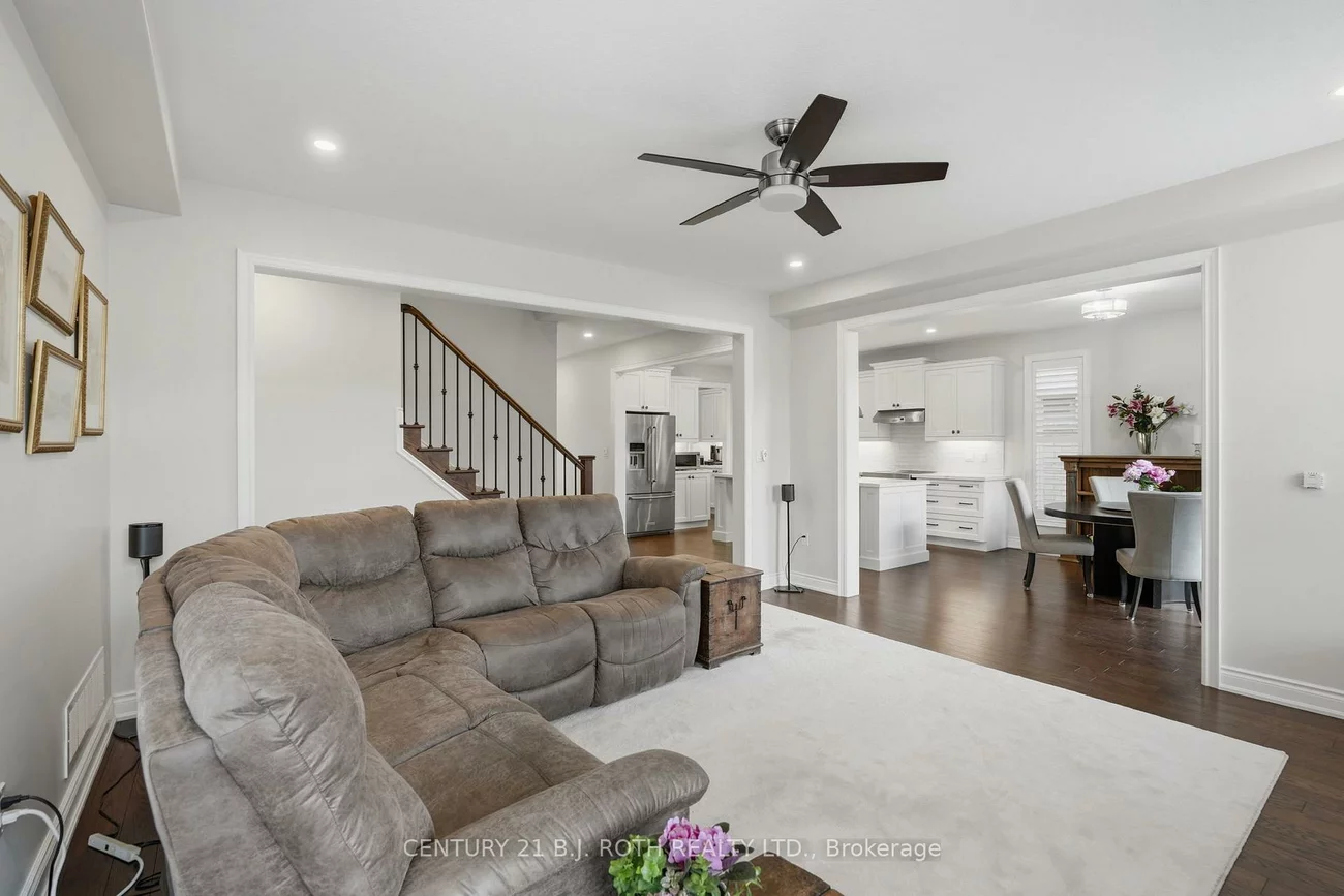 30, Capps, Bayshore, Barrie