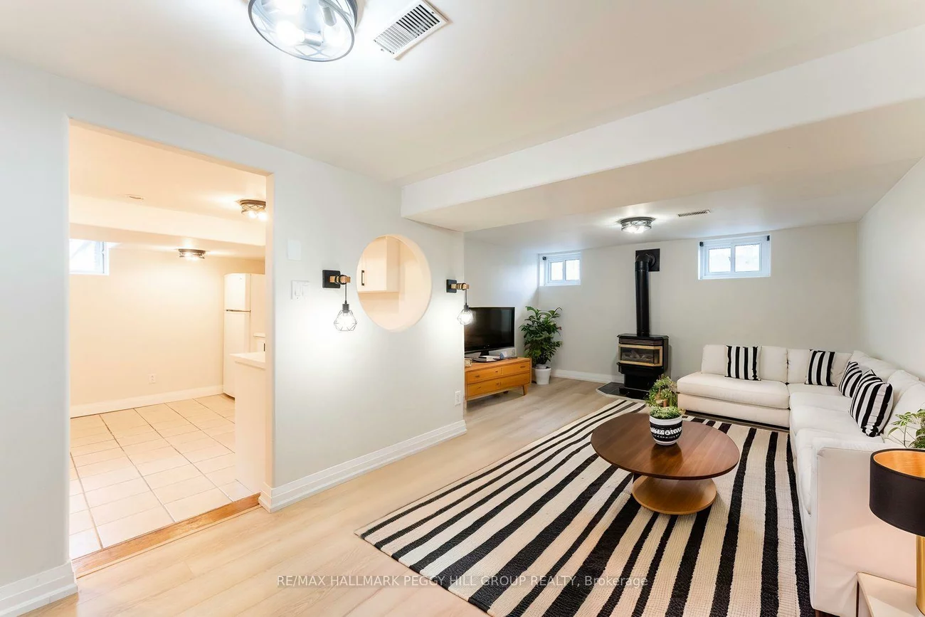 262, Duckworth, Codrington, Barrie