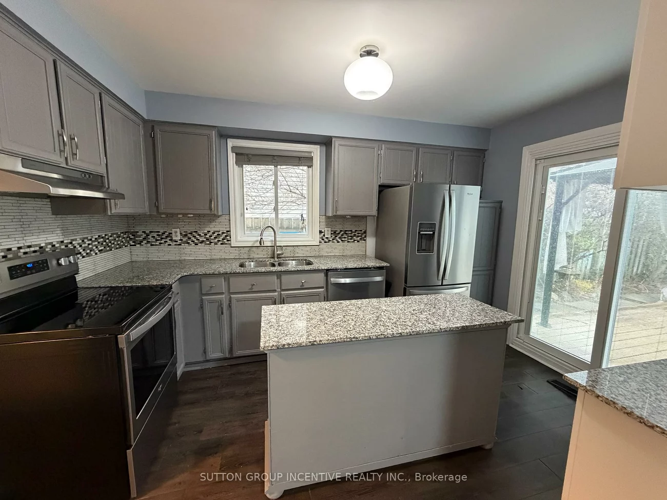 90, Moon, Ardagh, Barrie