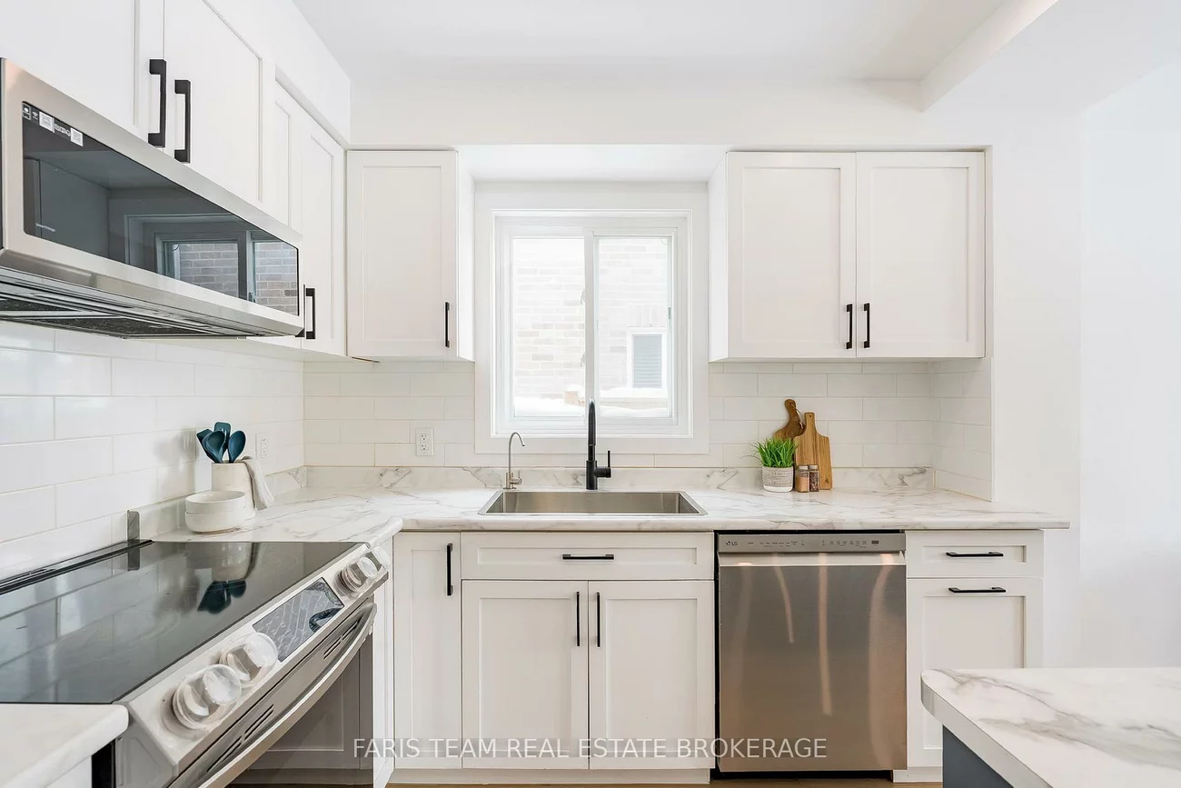6, Majesty, Innis-Shore, Barrie
