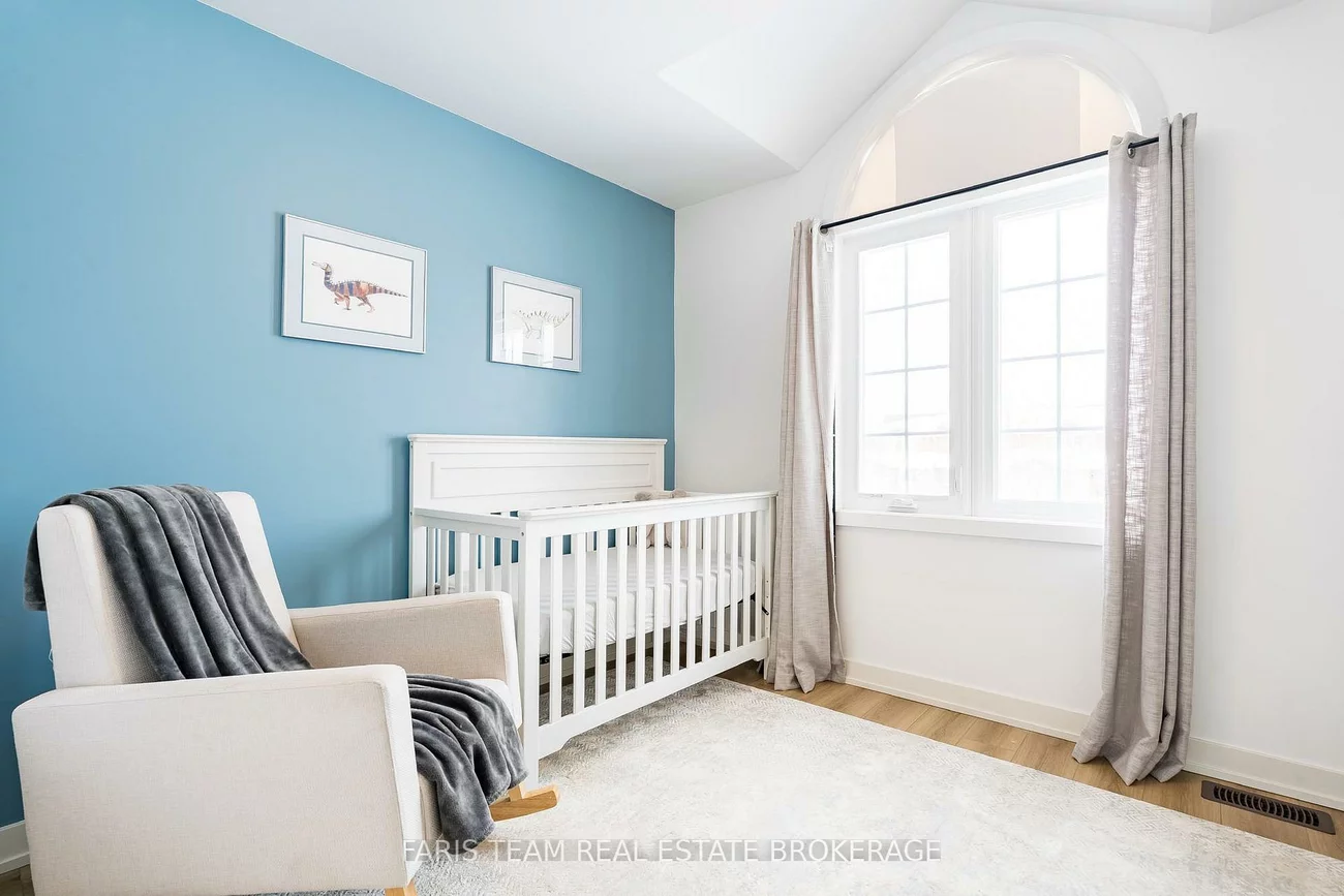 6, Majesty, Innis-Shore, Barrie