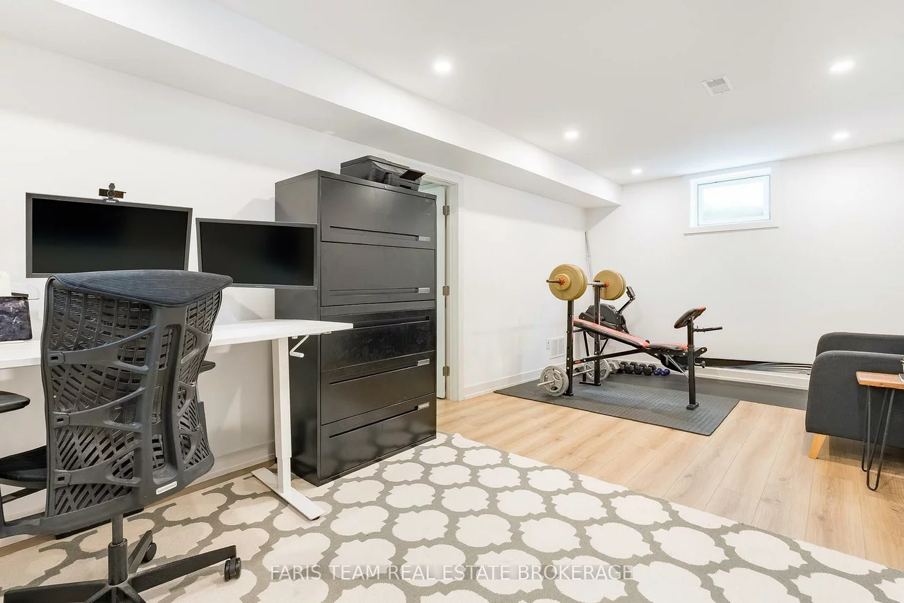 6, Majesty, Innis-Shore, Barrie
