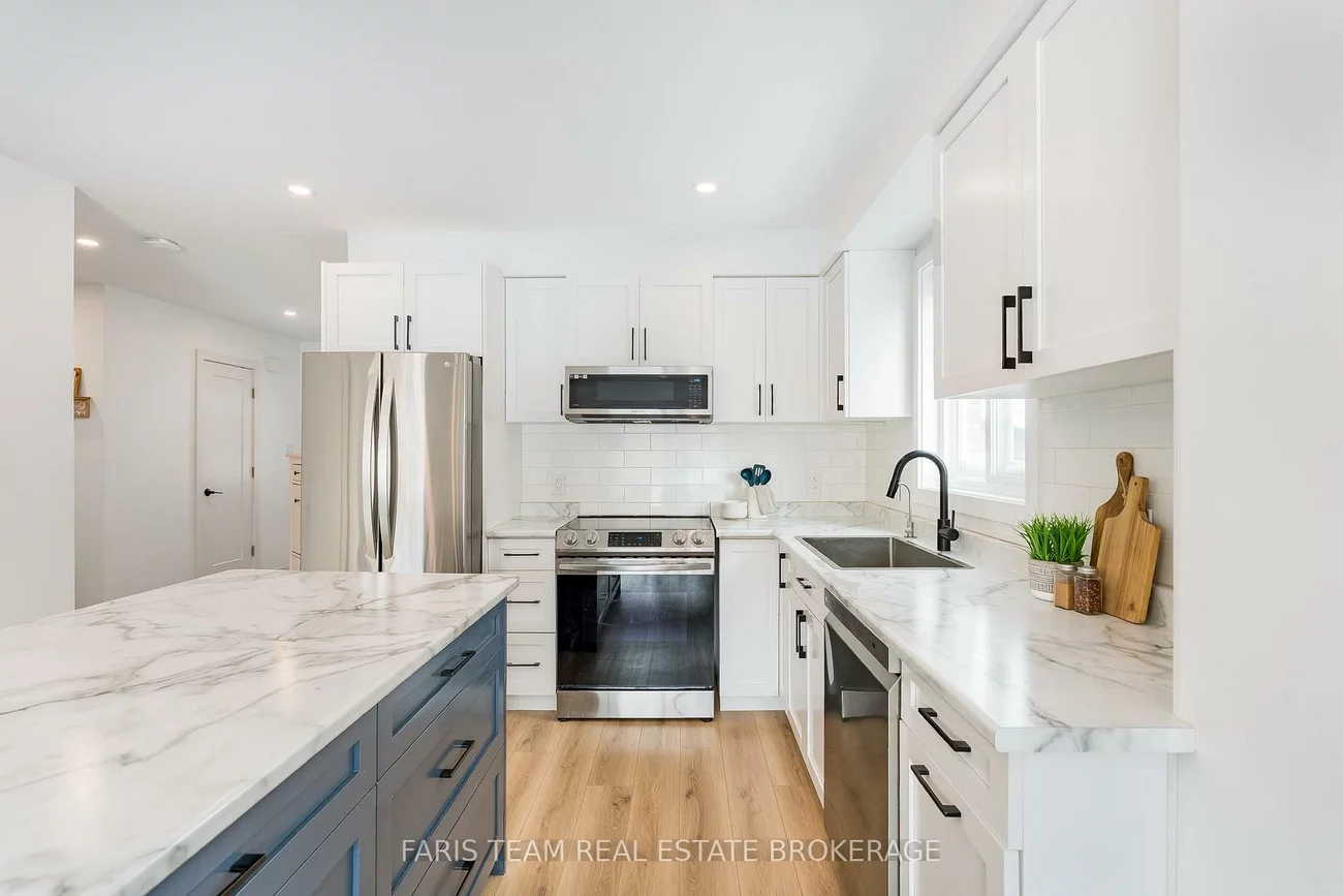 6, Majesty, Innis-Shore, Barrie