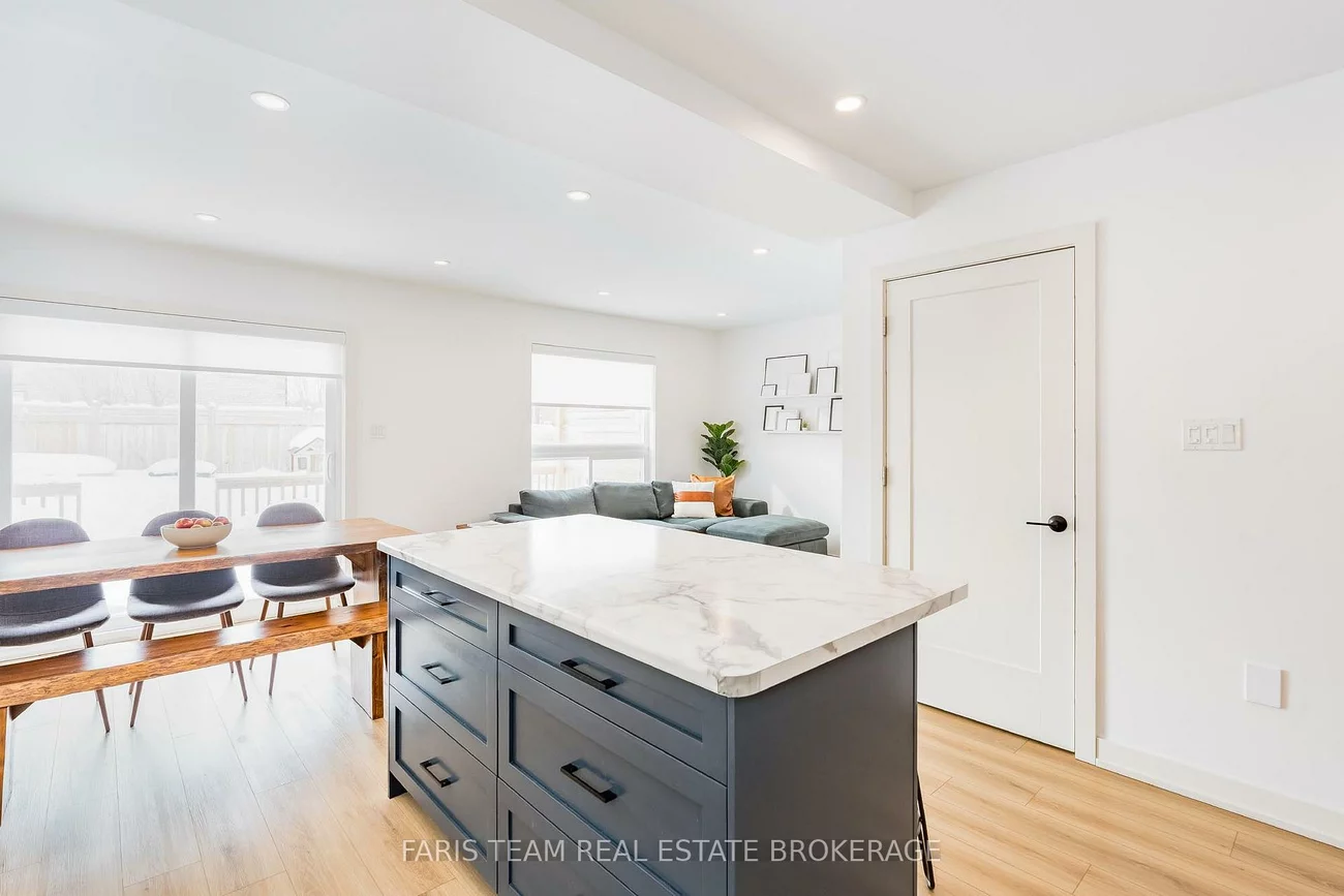 6, Majesty, Innis-Shore, Barrie
