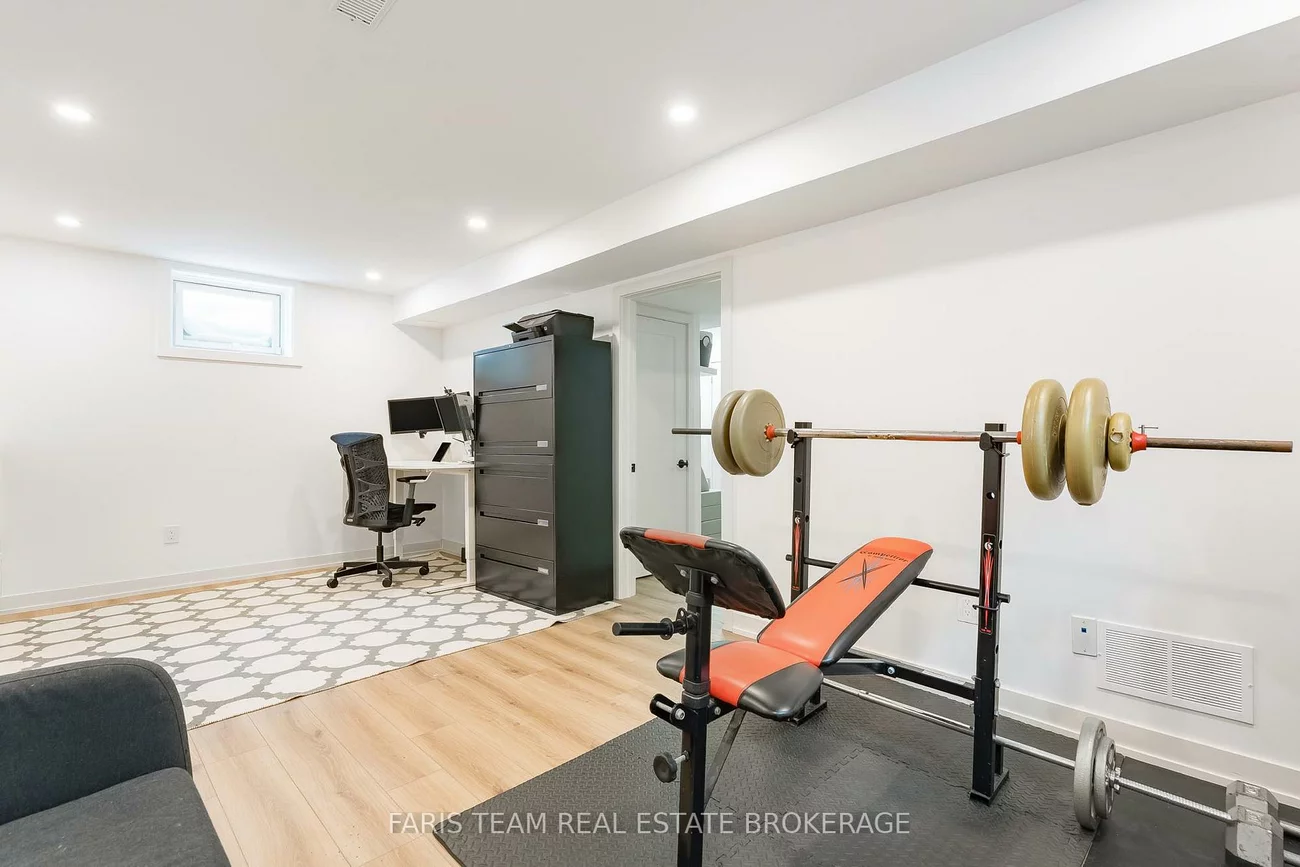 6, Majesty, Innis-Shore, Barrie