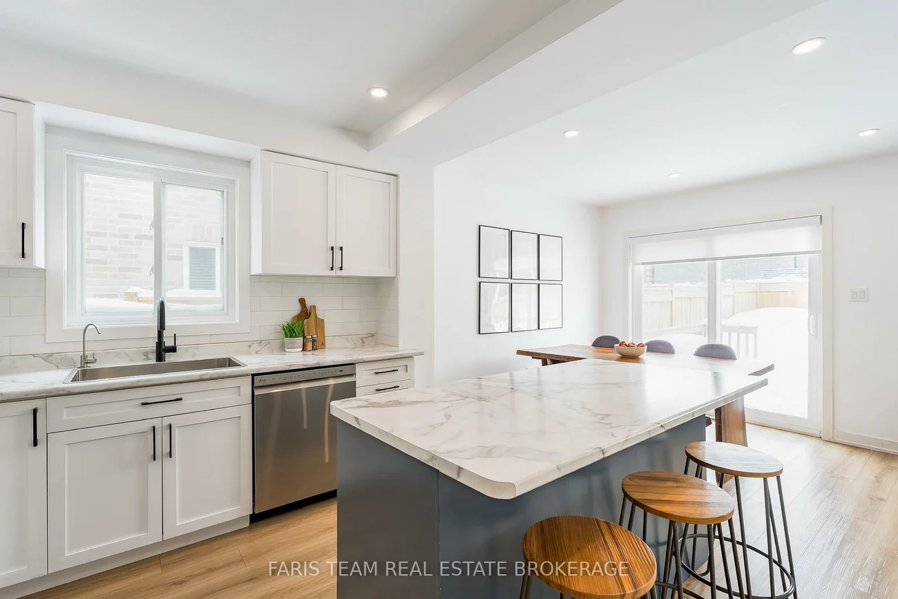 6, Majesty, Innis-Shore, Barrie