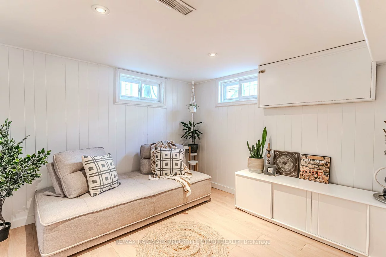 10, Holgate, Allandale, Barrie