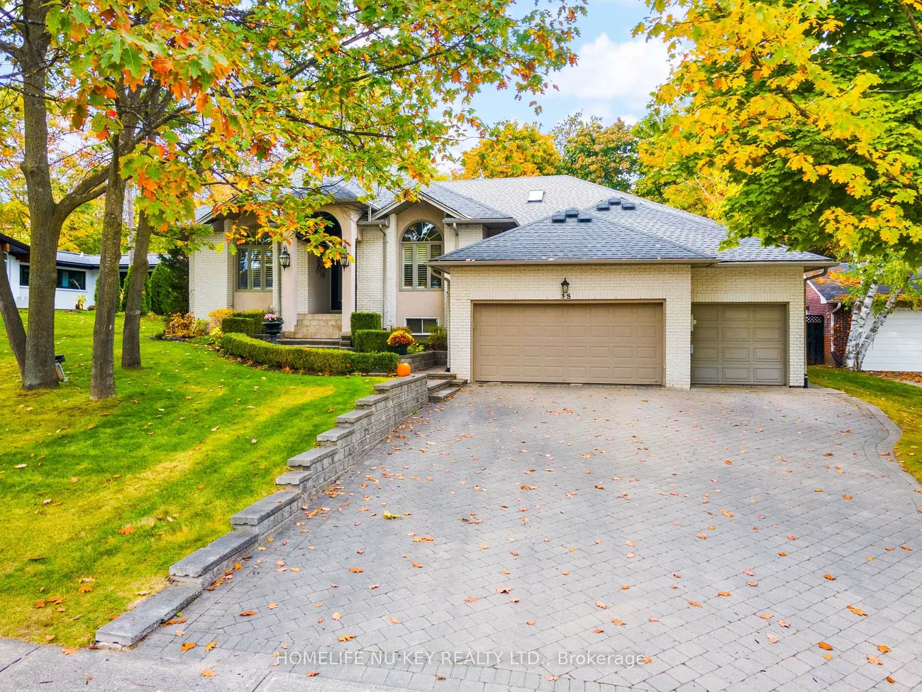 38, CASTLE, Sunnidale, Barrie